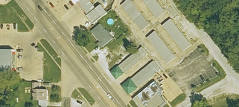 2621 Main St