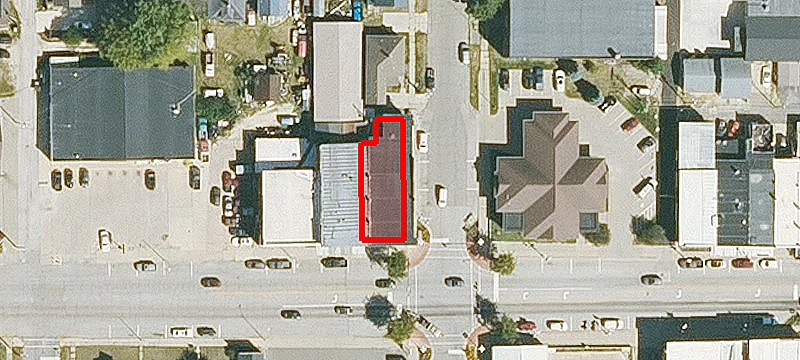 300 Main St
