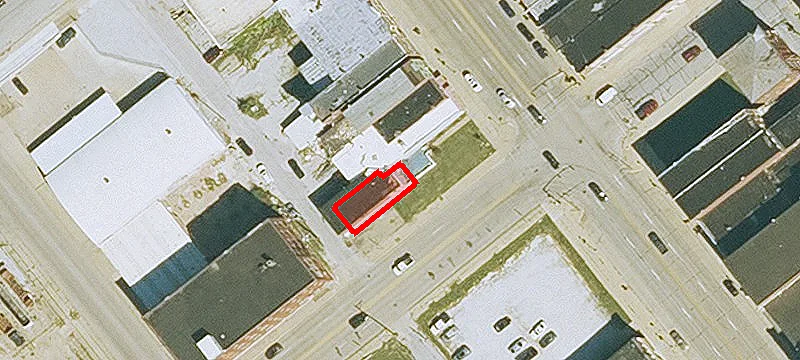 702 Main St