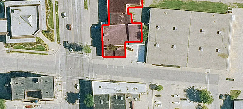 702 Grand Ave