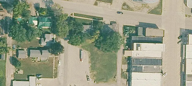 126 4th St