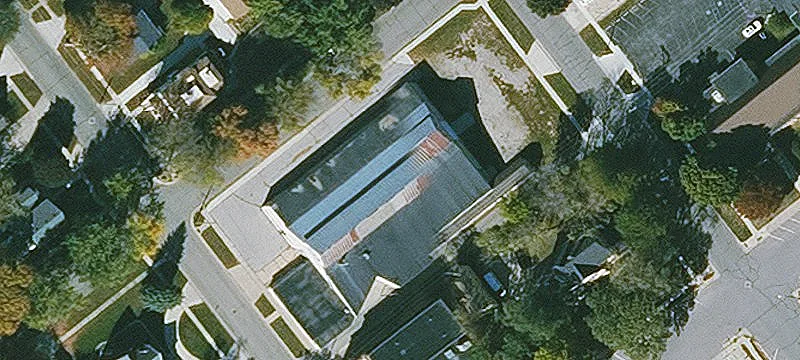210 4th St