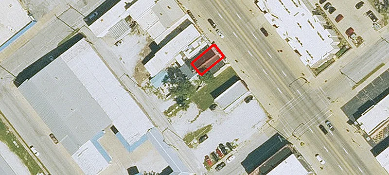 912 Main St