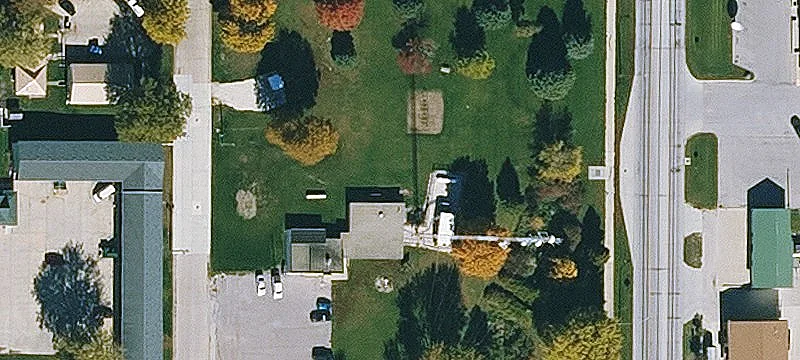1103 Lakeshore Dr