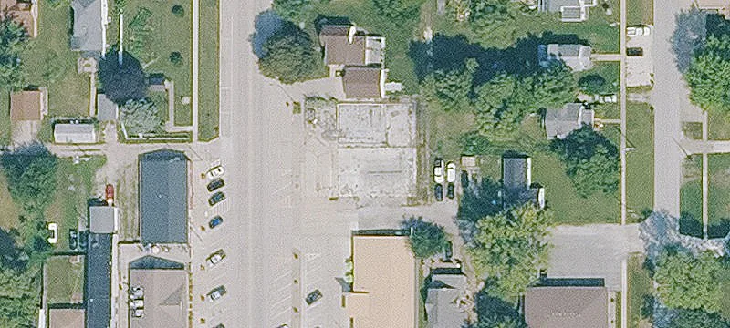 211 Ctr N Ave