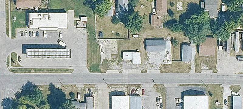 1305 Main St