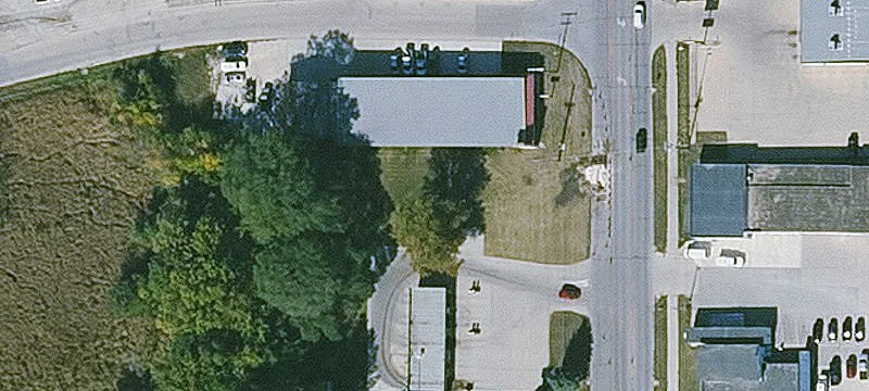 411 Oak St