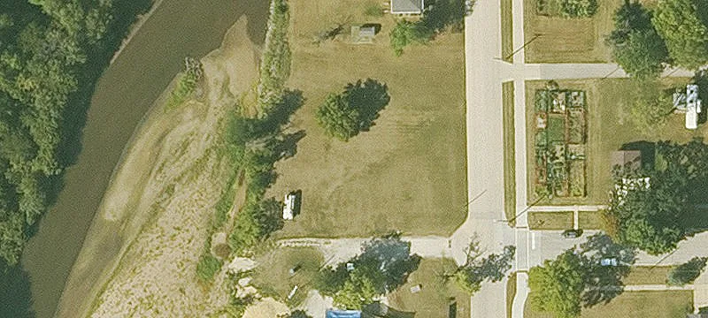 300 Riv St