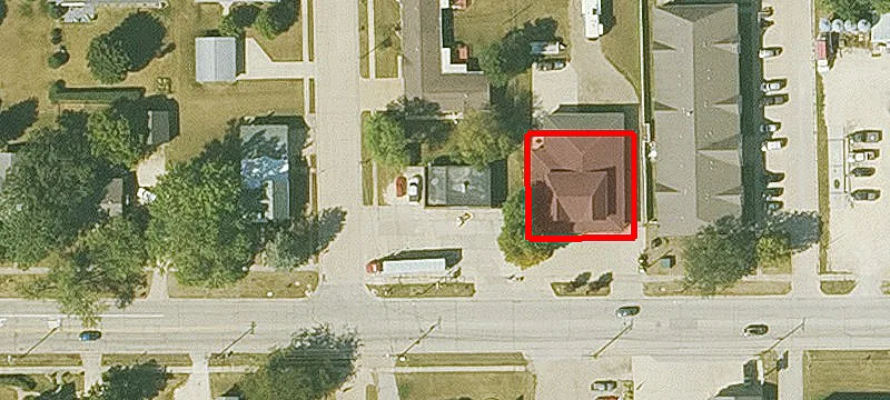 900 Main St