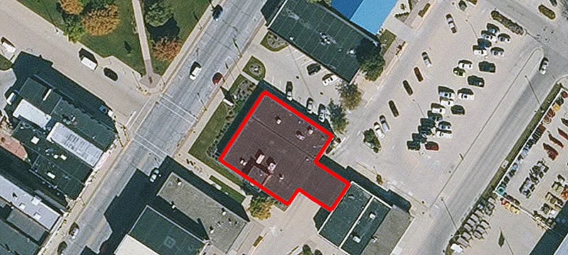 300 Main St