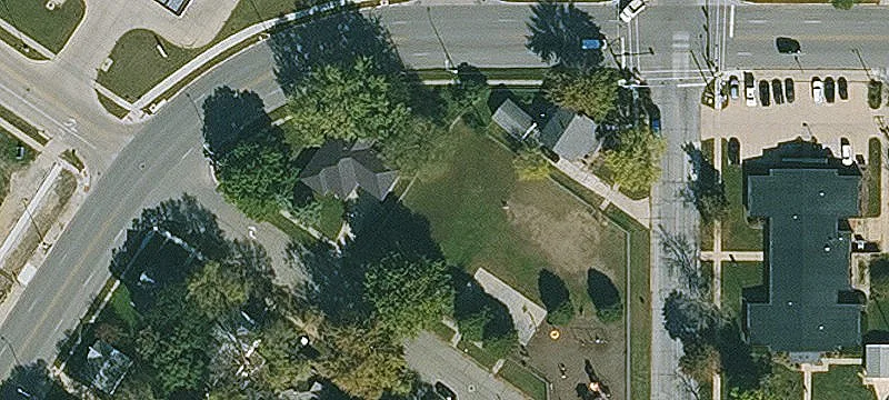 1105 Kelly St