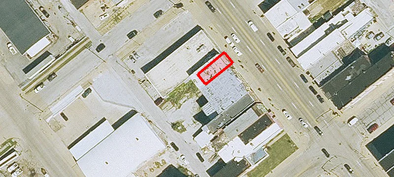 718 Main St