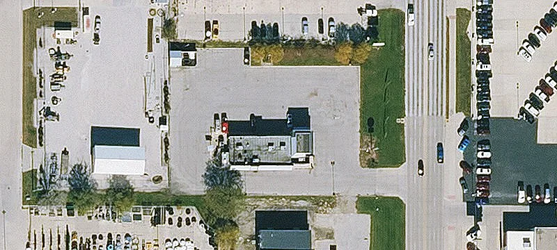 1300 Lk Ave