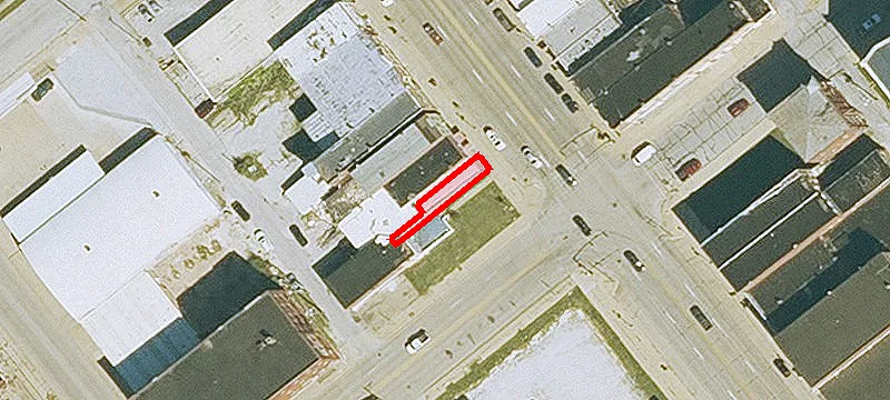 704 Main St