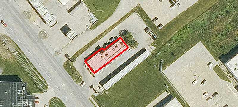 3325 Main St