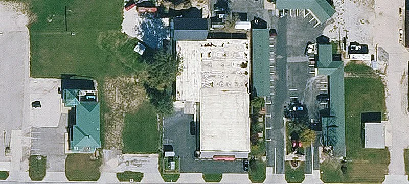 1523 Lakeshore Dr