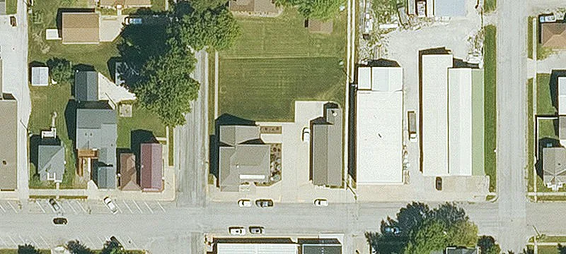 502 Ave E Ave