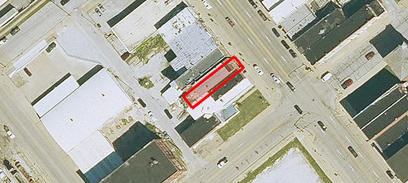 706 Main St