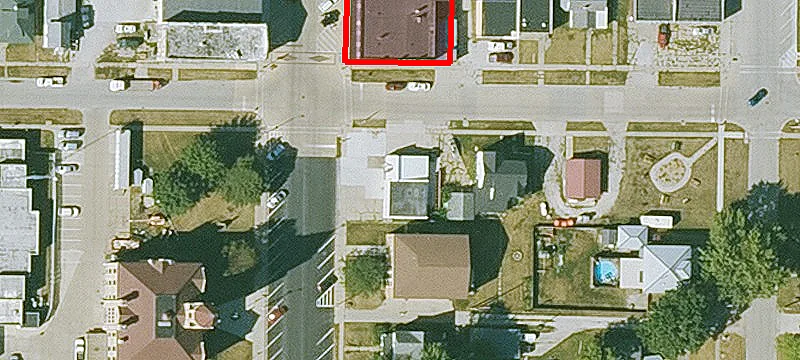 990 Ct Ave