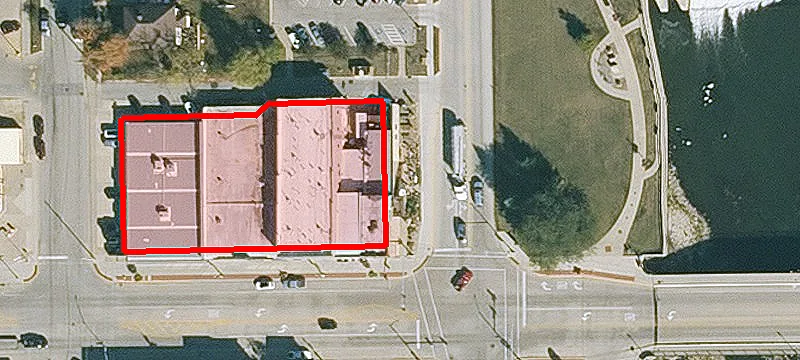 102 Bremer Ave