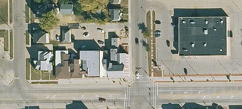 402 Bremer Ave