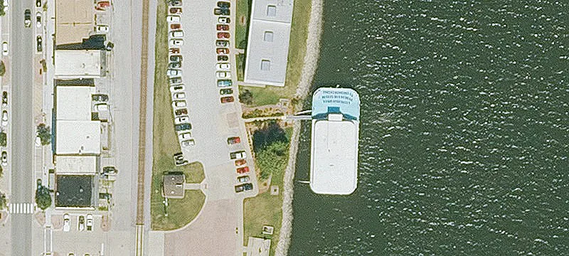 Le Claire, IA 52753