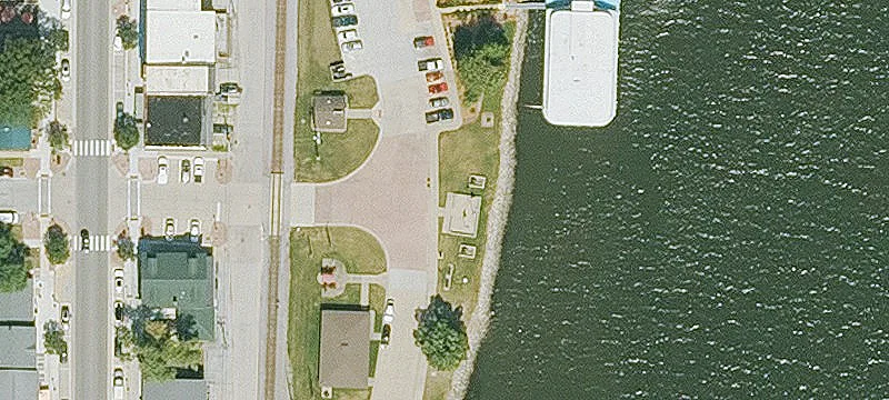 Le Claire, IA 52753