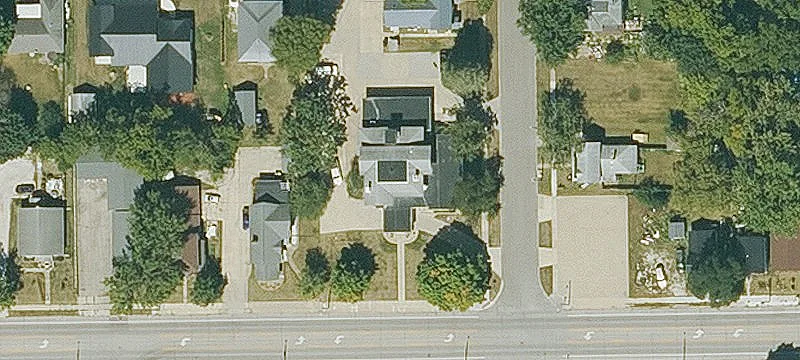 400 1st W St