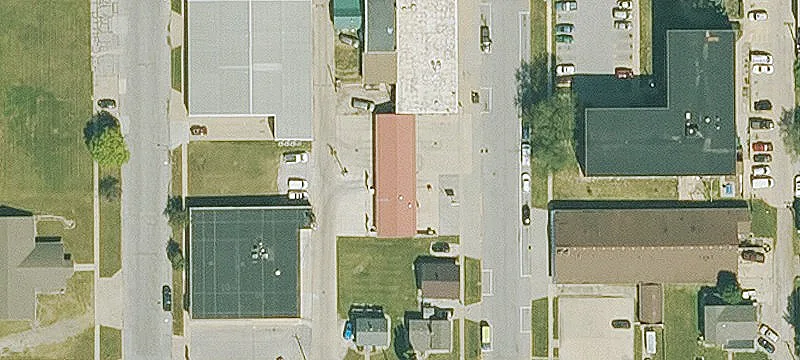 715 Tama St