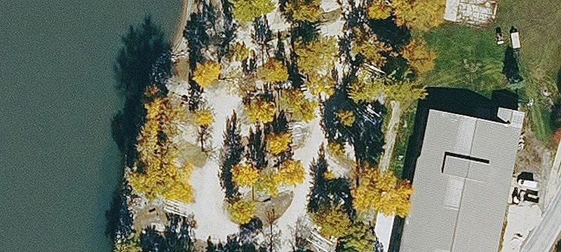 96 Lakeshore Dr