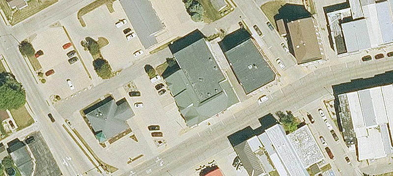 320 1st W Ave