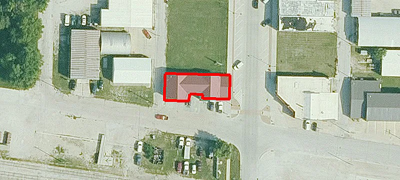 906 Main St