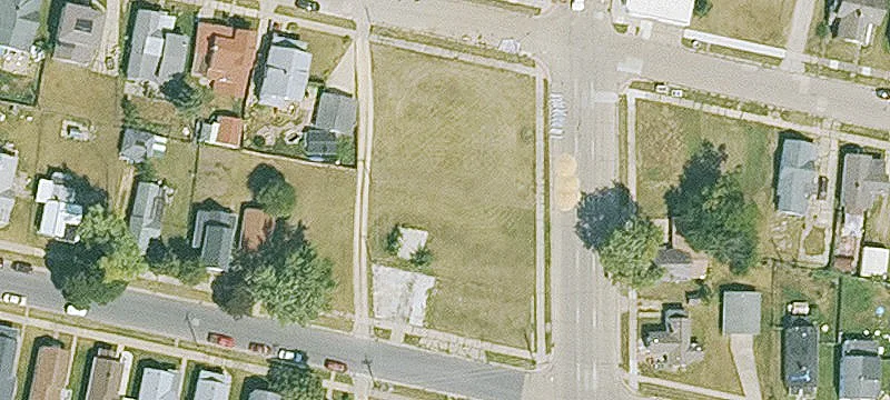 210 4th St