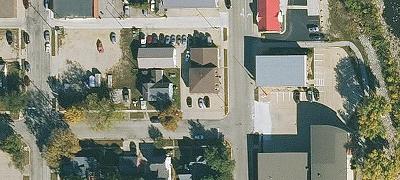 124 1st SW St