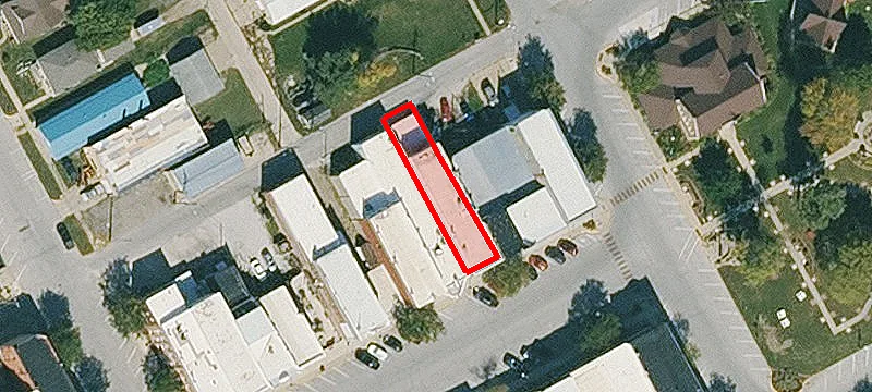 320 Broadway St