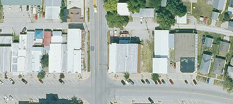 600 2nd St