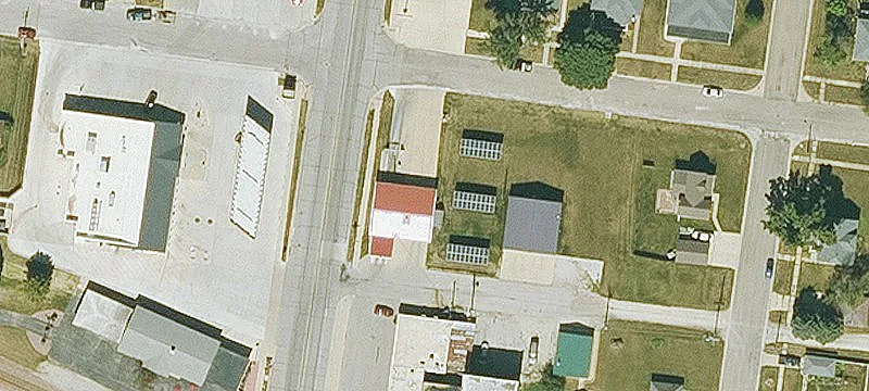 100 Henry St