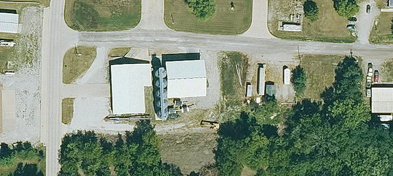 Bloomfield, IA 52537