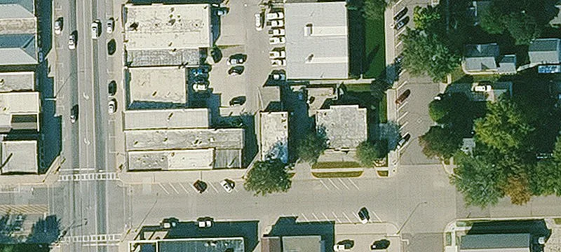 32 3rd NE St