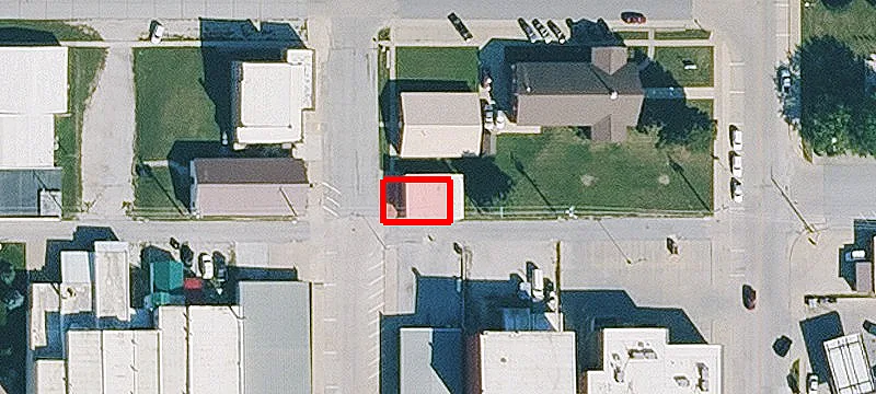 110 4th St