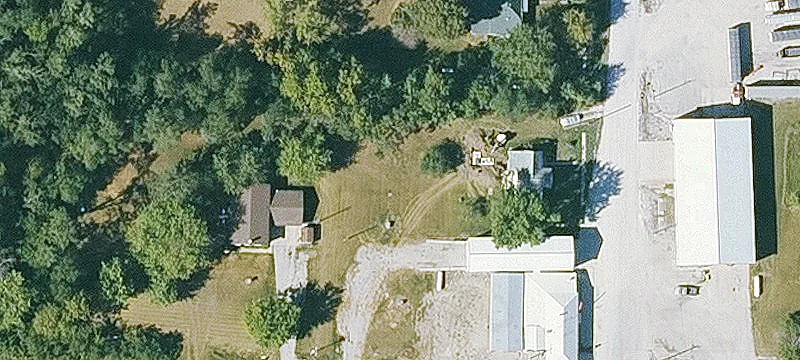 Bloomfield, IA 52537