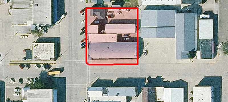 1502 Main St