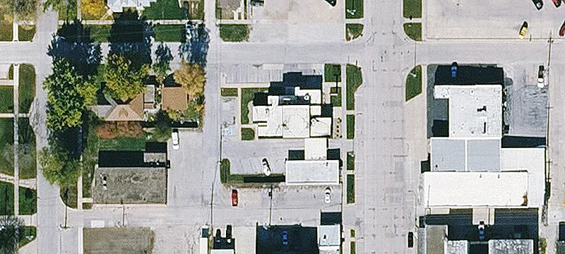 121 Commercial Ave