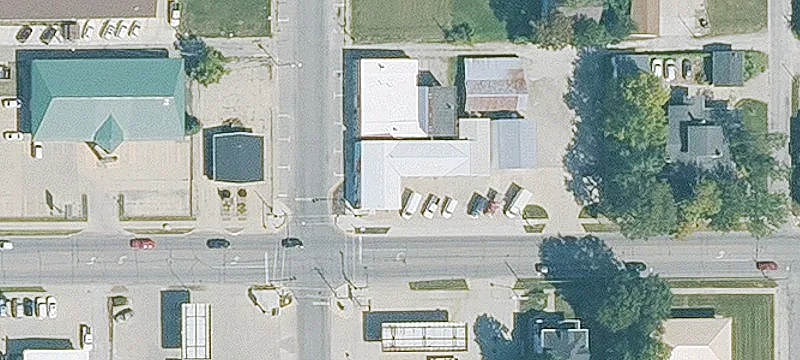 402 1st E Ave