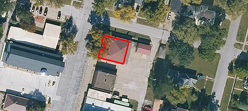 1220 Main St