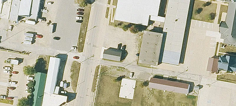 115 2nd E St