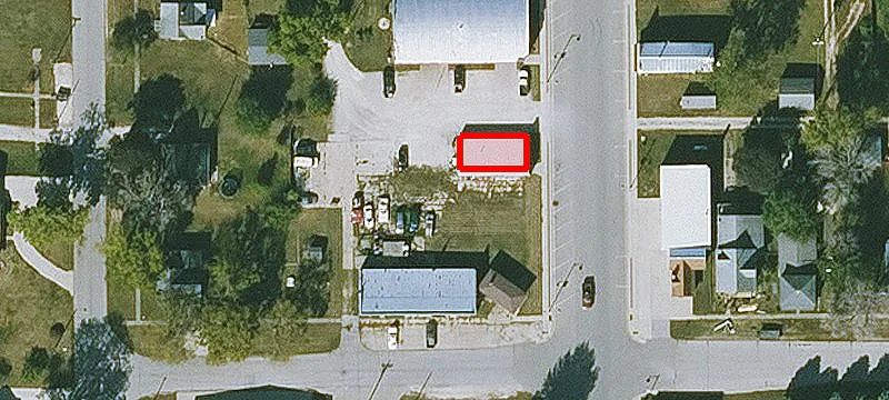 303 Isabella St