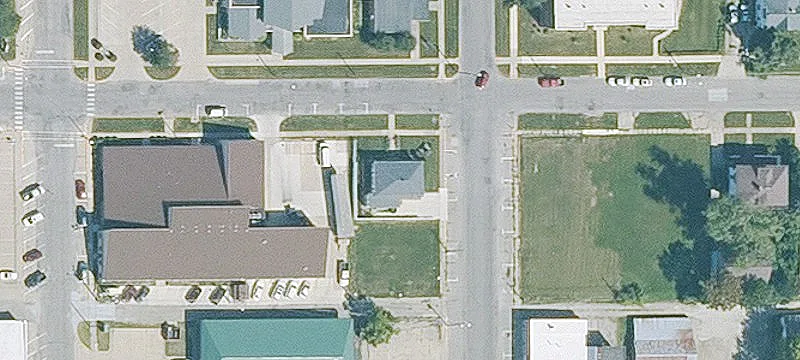 321 2nd E Ave