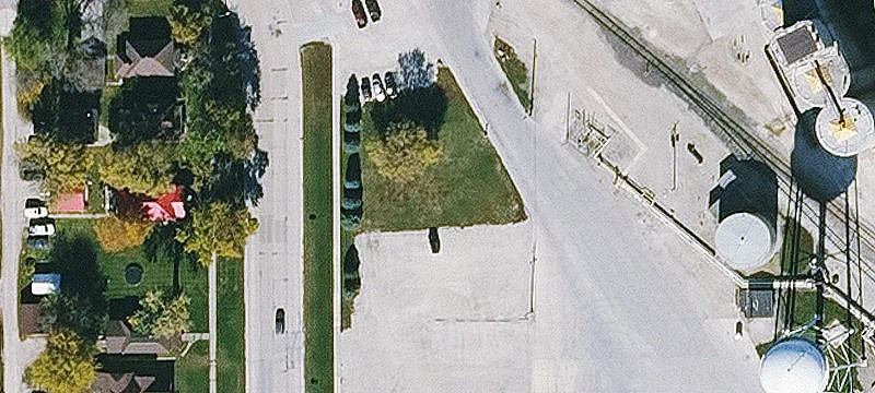 412 Commercial Ave