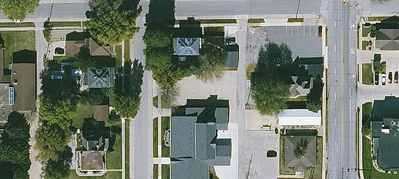 306 Central E Ave
